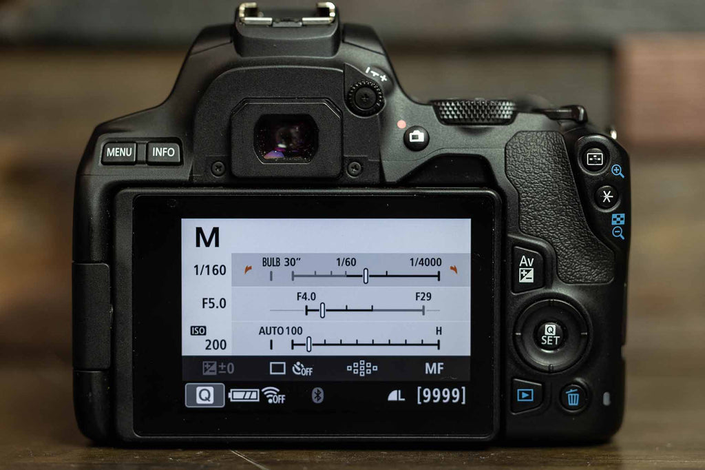 Canon Rebel SL3 quick settings display