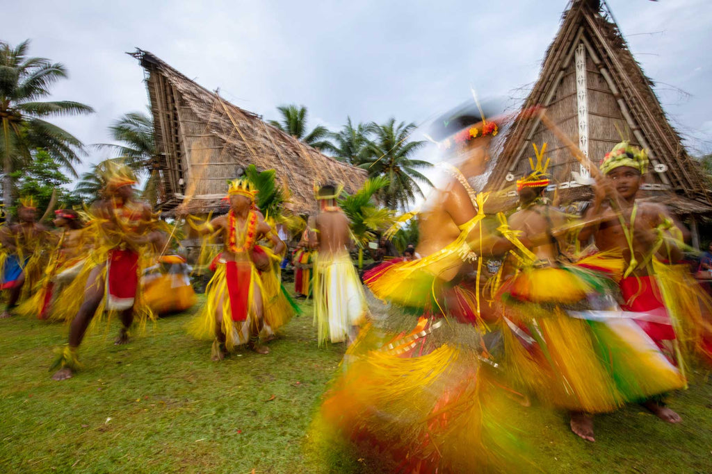 Traditional Dancers Yap Micronesia Copyright David Fleetham Ikelite