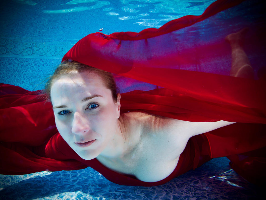 Jean Rydberg underwater photoshoot using an ikelite housing and strobes