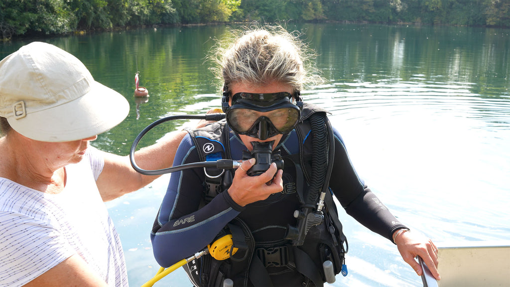 diver doing open water test with ikelite underwater systems