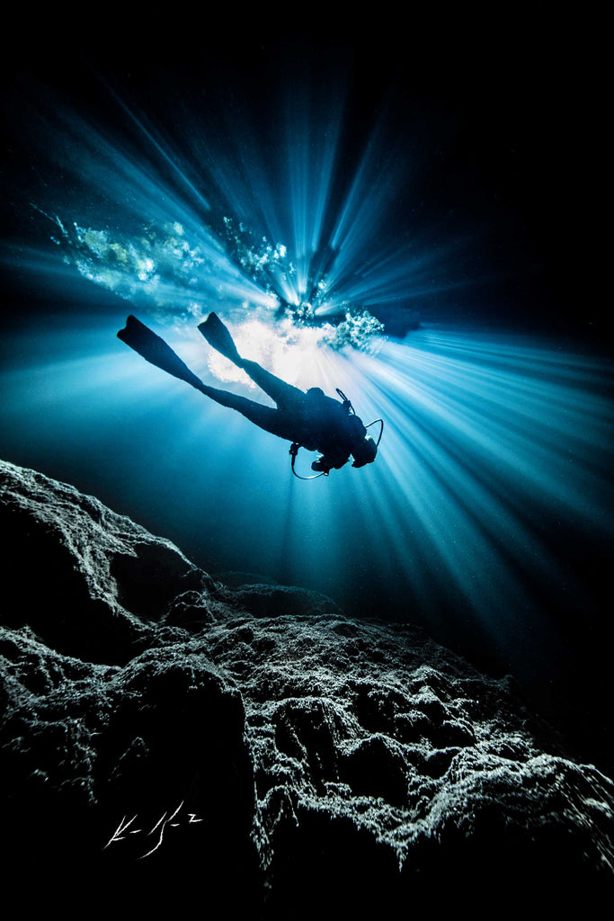 Dive Silhouette Yucatan Copyright Ken Kiefer Ikelite Housing