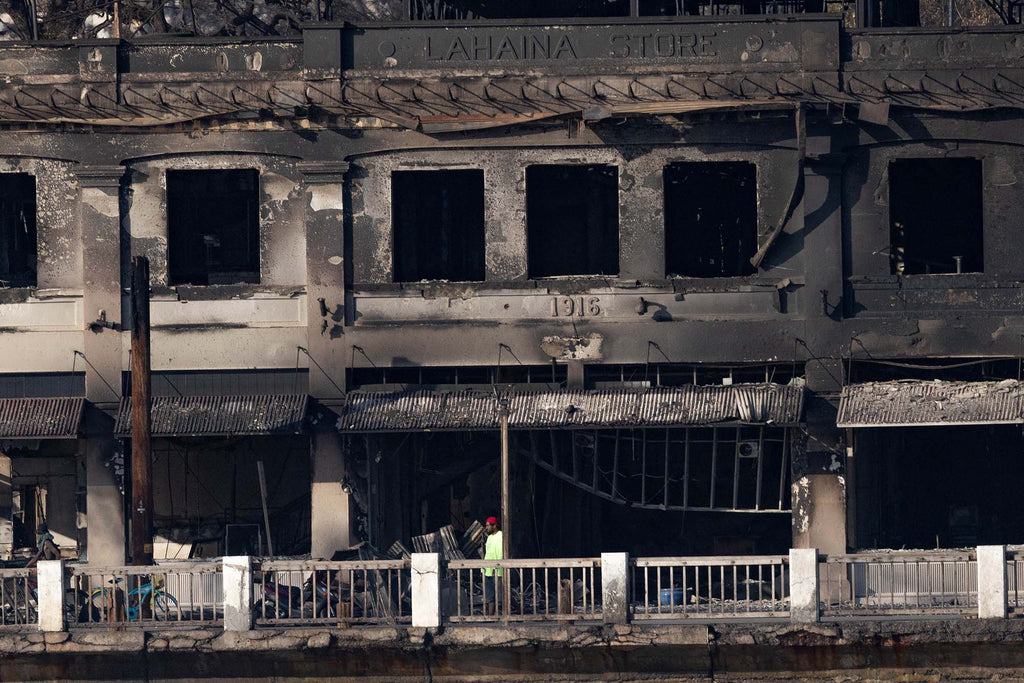 selket kaufman image of a burned building in lahaina, hawaii