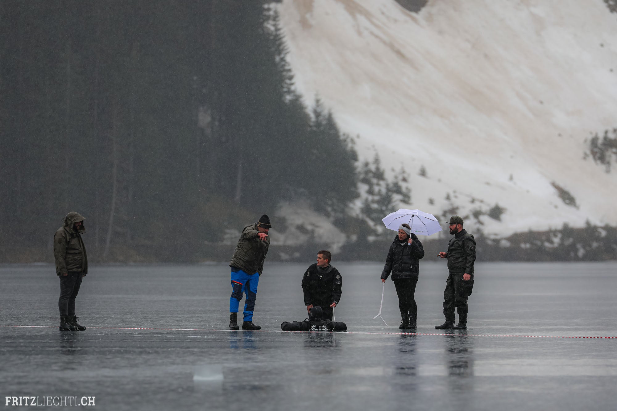 Peter Colat under ice world record by Fritz Liechti