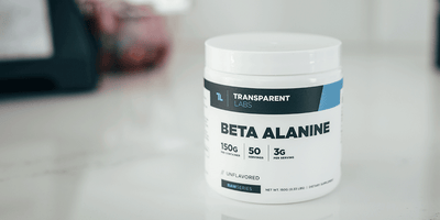 Beta-alanine supplement fles op een tabel