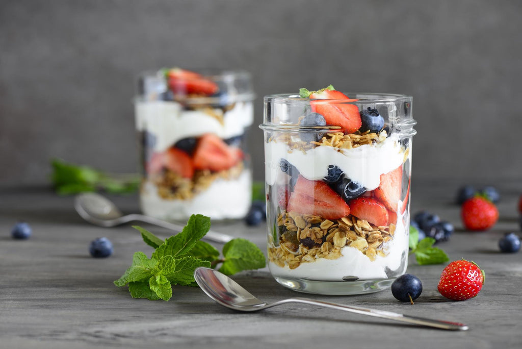 high protein breakfast: Greek yogurt and granola parfait