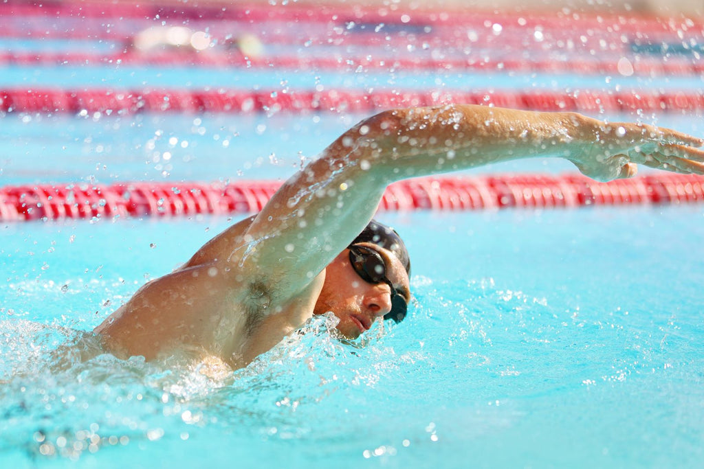 Muscular endurance: Athlete swimming laps