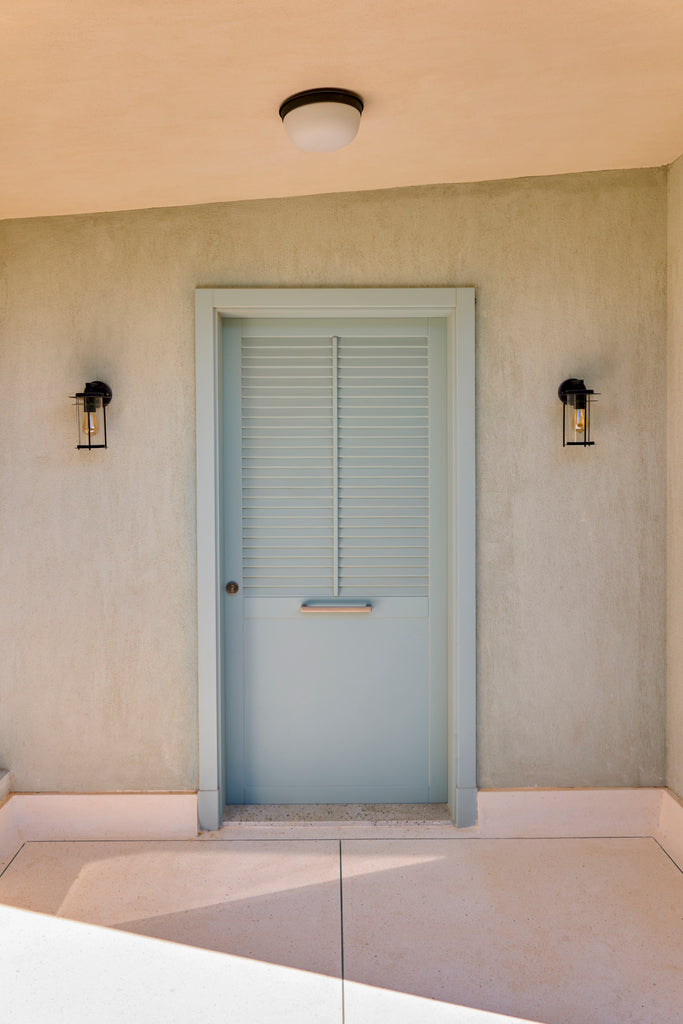 Front door to property