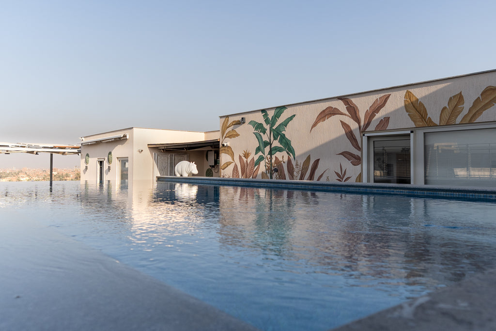 Roof top pool