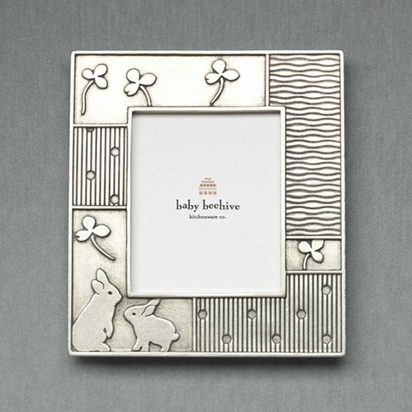 https://cdn.shopify.com/s/files/1/0867/2548/products/pewter_picture_frame_baby_rabbit_600x600.jpg?v=1614276886