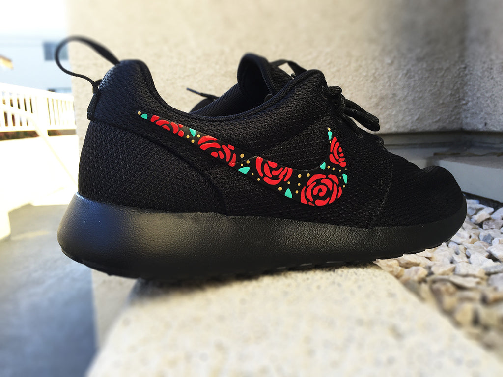 nike roshe run floral