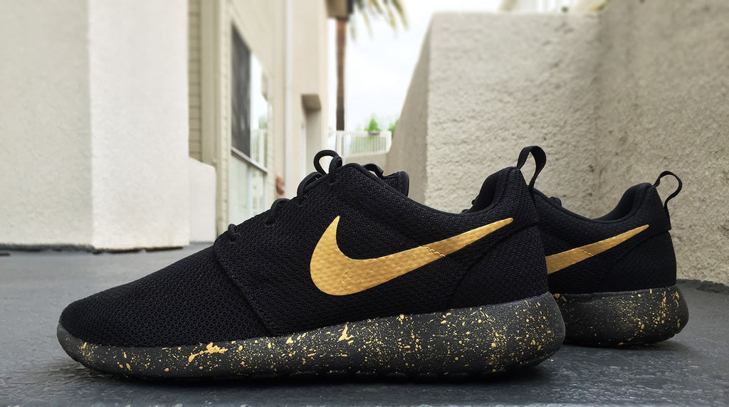 nike roshe black gold