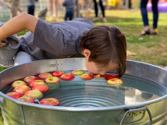 Bobbing for Apples