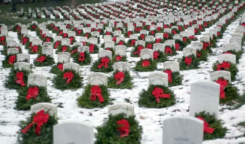 Wreaths lined up at fort snelling cemetery 