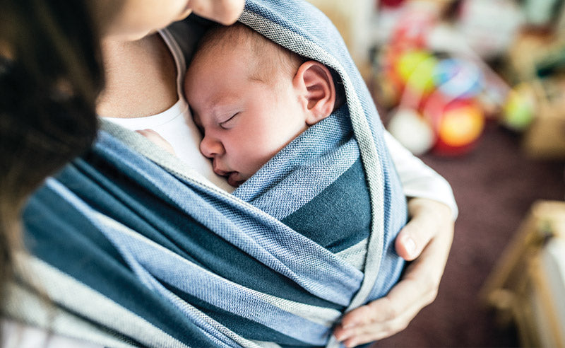 https://cdn.shopify.com/s/files/1/0869/4382/files/Blog-Content-15-tips-to-soothe-a-crying-baby-wear-your-baby.jpg?v=1618351433