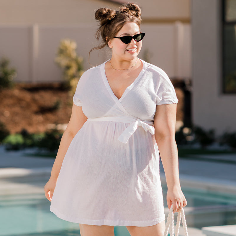 The Best Nursing Swimsuits for Breastfeeding Moms 2023 – Kindred