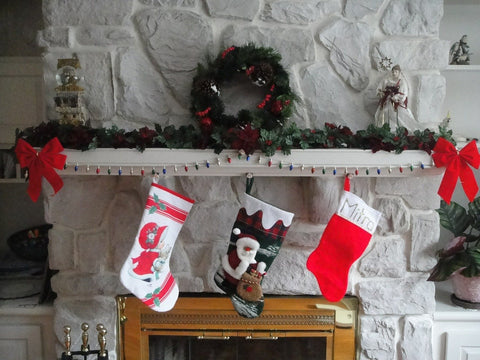 floating shelves, Christmas décor