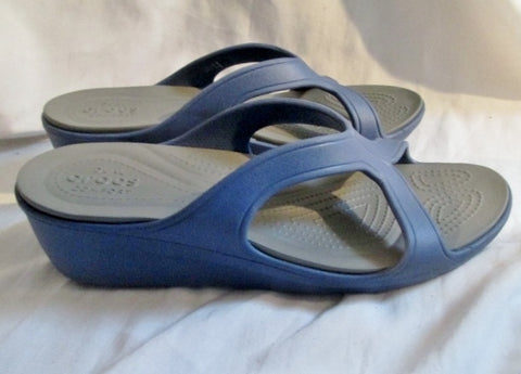 crocs dual comfort flip flops