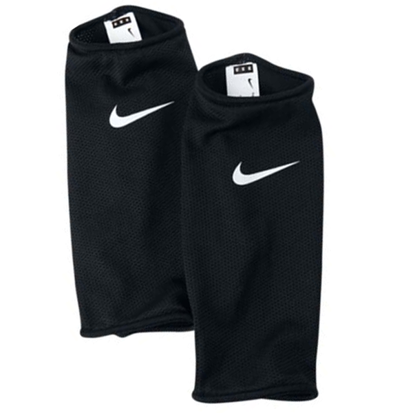 Nike Guard Lock Soccer Sleeves (Black) – Soccer Wearhouse