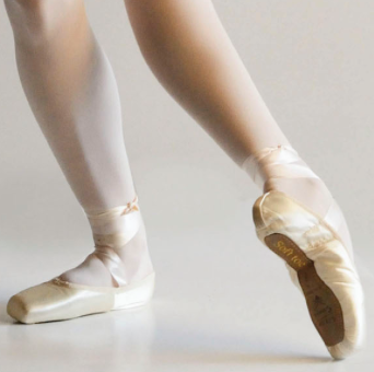soft toe pointe shoes