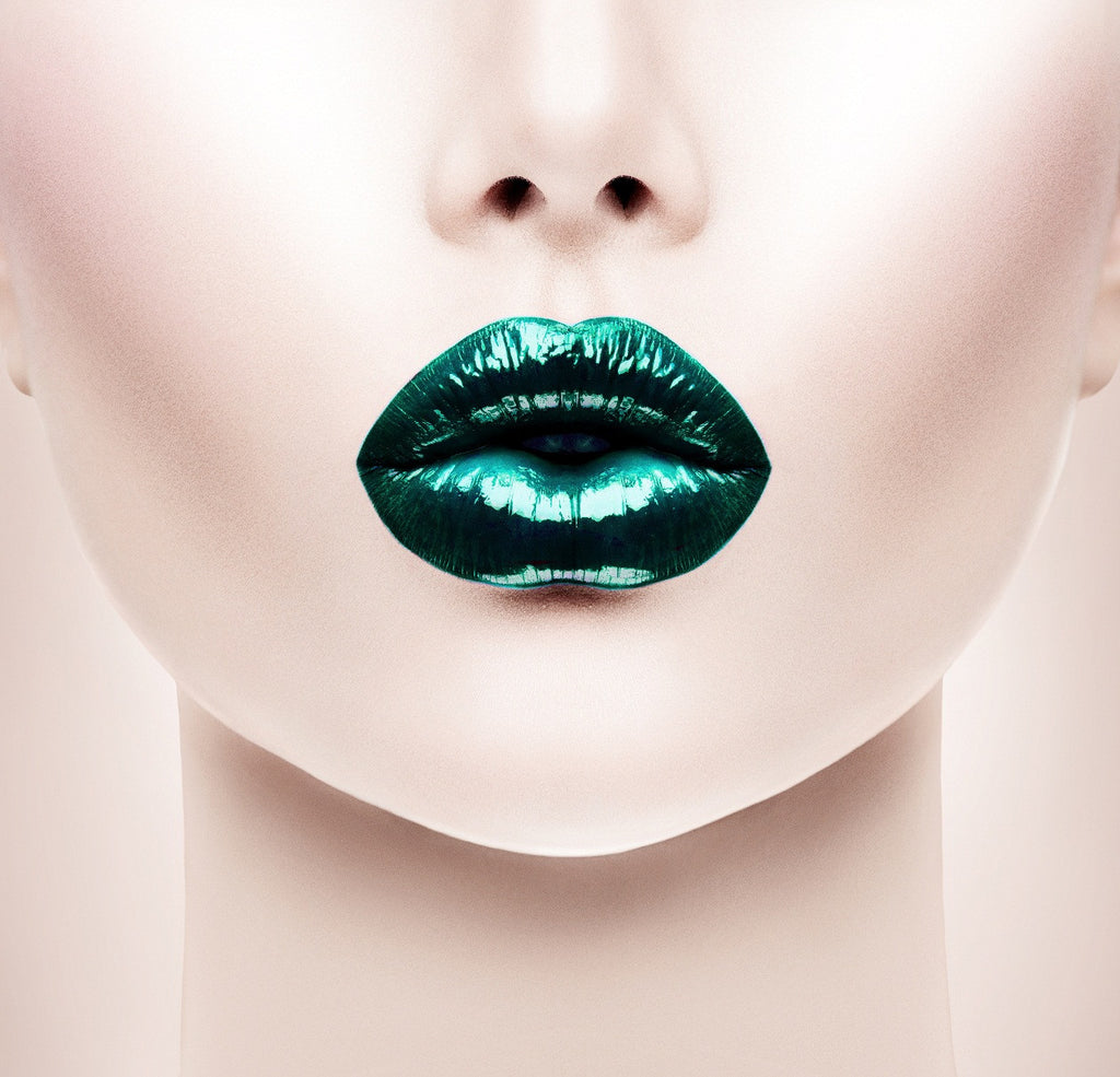 green lipstick