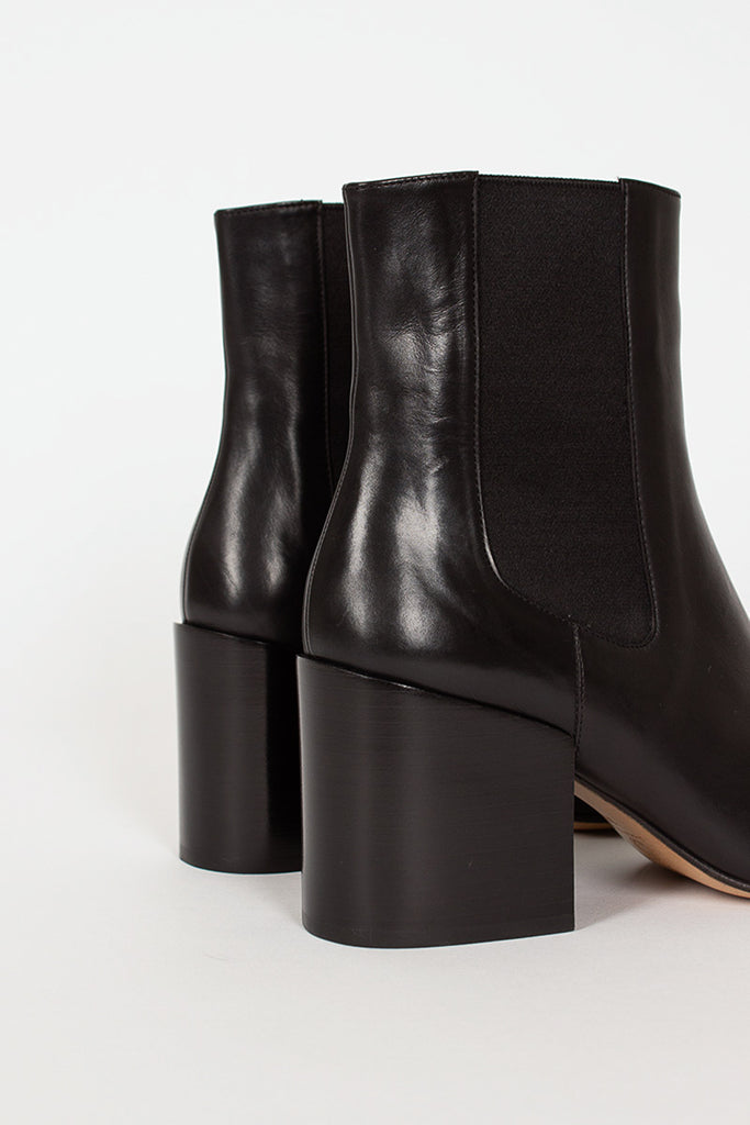 half boot black