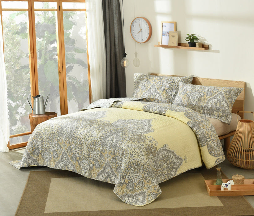 Light Yellow Coverlet Tunkie