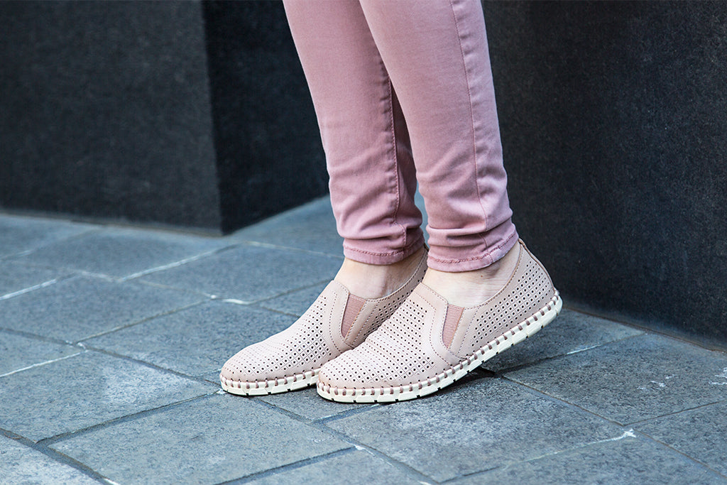 women's fashionable walking shoes