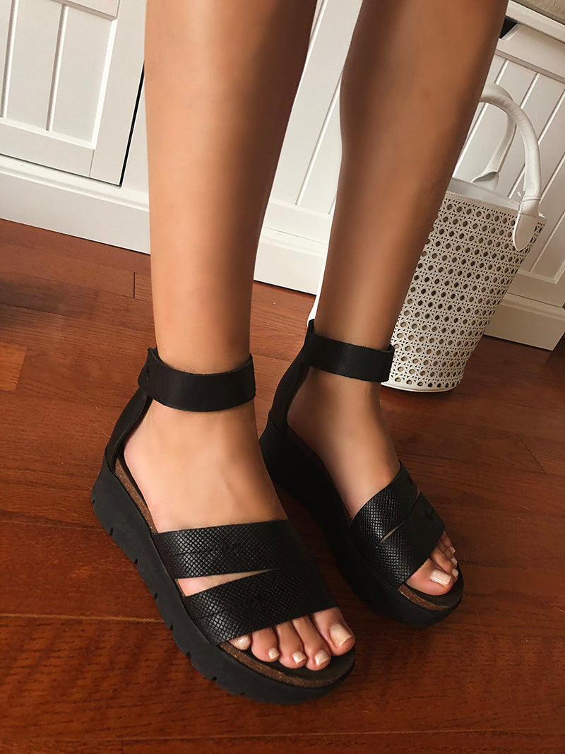 women's black travel lite sandals