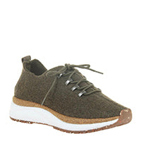otbt courier travel sneakers in forest green
