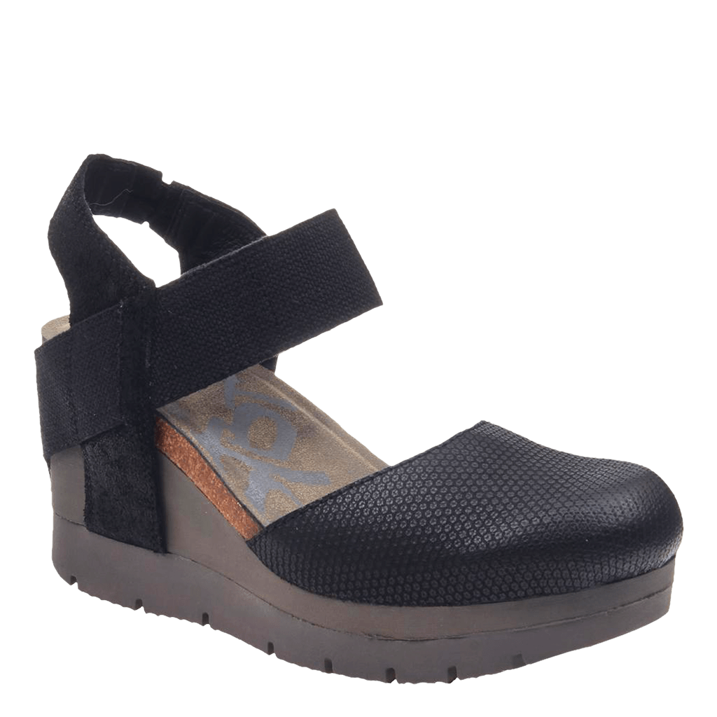 Women's Walking Shoes for Travel | OTBT Travel Lite