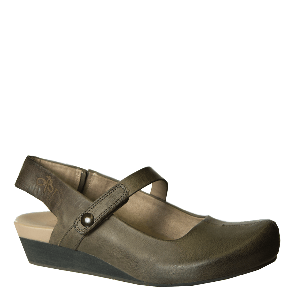 Springfield in Mint Closed Toe Wedges 