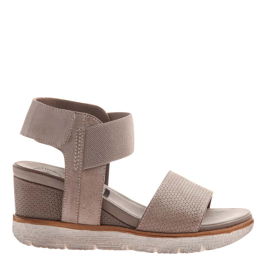 Comfortable Shoes for Women | Wedges, Sneakers, Boots and Flats | OTBT