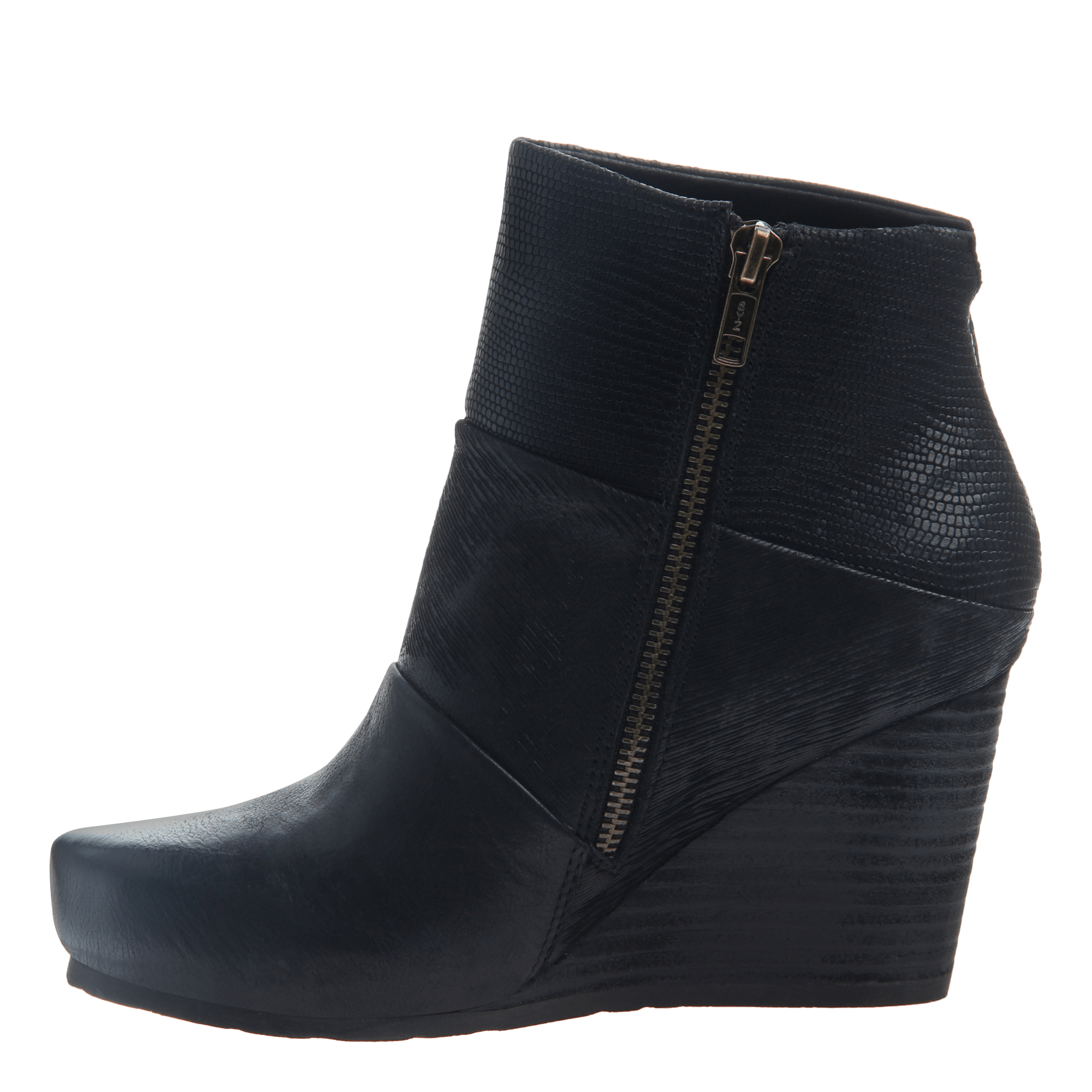 womens wedge boots black