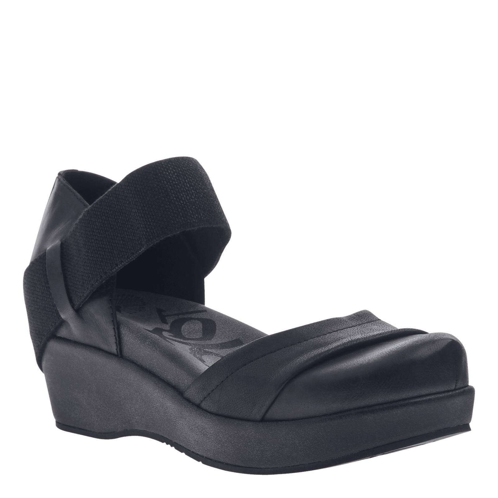 womens black closed toe shoes