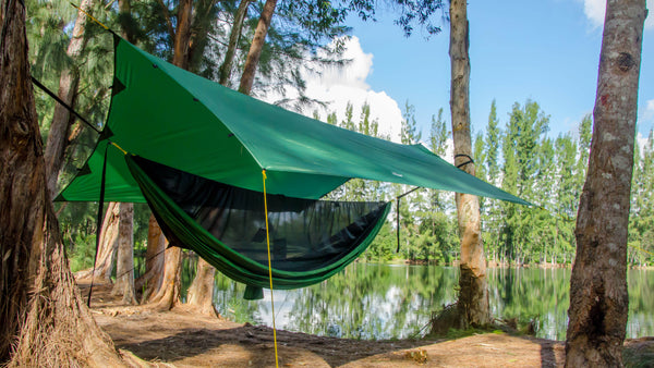 This lightweight and portable hammock camping rainfly has your camping gear covered. Made from 70 Polyester waterproof fabric