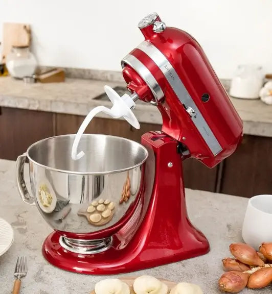 KitchenAid KSM Artisan - Robot de cuisine en action avec accessoires