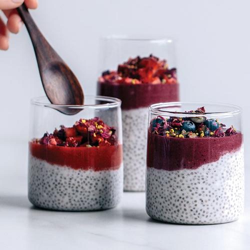 RECIPE: Antioxidant Berry Compote Chia Pudding – WelleCo US