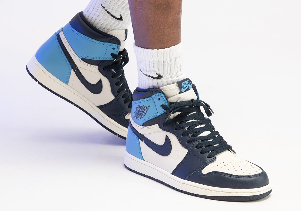 obsidian jordan 1 white laces