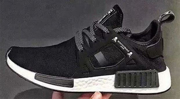 How To Lace Your Sneakers / Swap Shoe Laces : ADIDAS NMD XR1 Mast - Slickies
