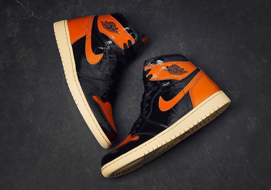 air jordan 1 orange laces