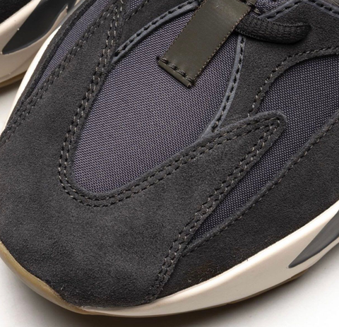 Detailed look at the Yeezy 700 Magnet