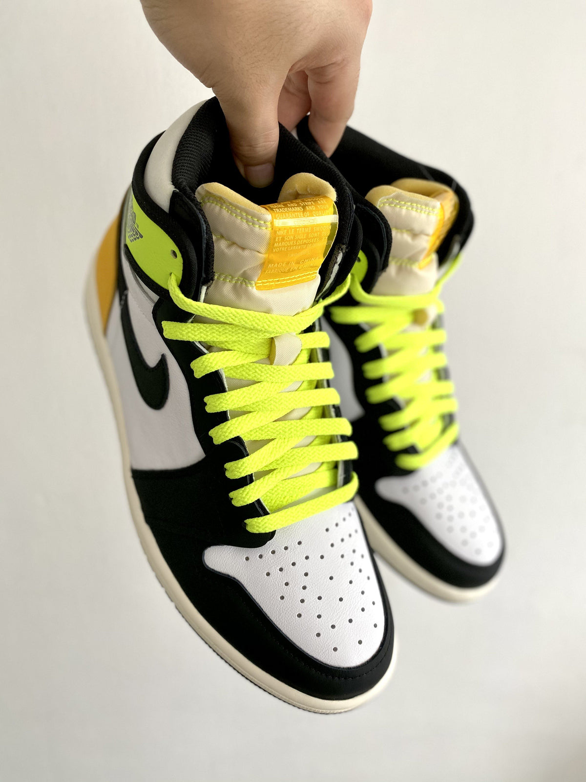 jordan 1 volt gold laces