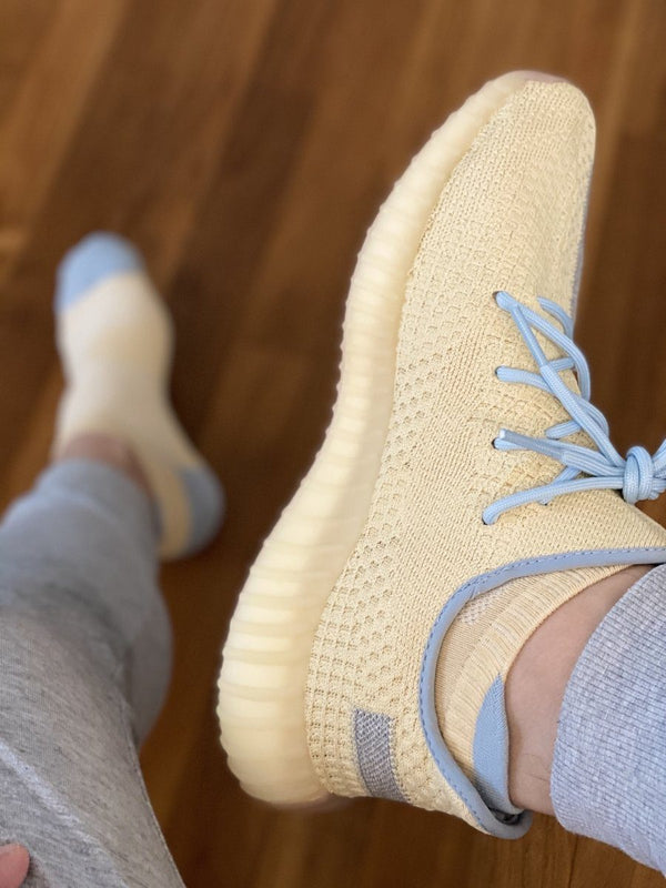 yeezy boost 350 v2 light blue