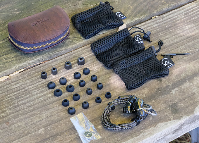 Campfire Audio Solaris 2020 - contents of package