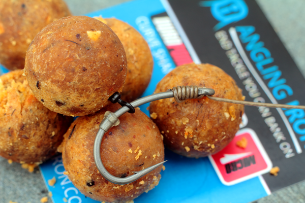 The German Rig - Size 4 Duropoint Curve shank hook and wafter hookbait