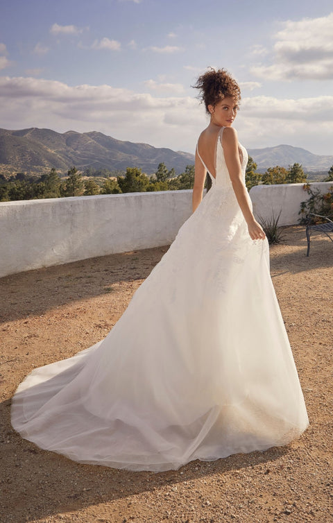 Lorca wedding dress with thin straps and large open V back – LAURE