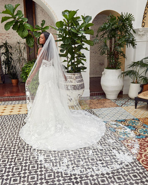 Casablanca Bridal 2447V Veil to Match Gown 2447 Cathedral Length Tulle and Lace One Size Cathedral Length / Ivory/Ivory