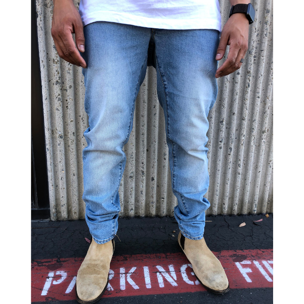 light wash jeans with black shoes