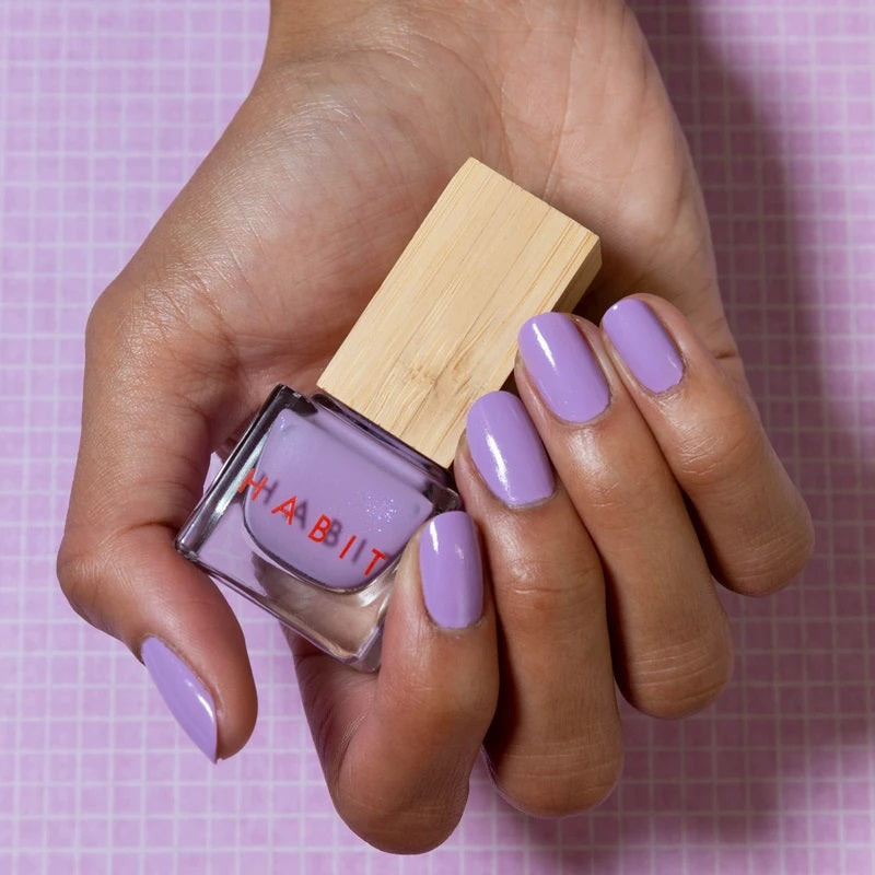 Lilac coloured nails. The nail polish is from Habit Cosmetics and the color is one of their new Sprin/Summer 2021 colors.