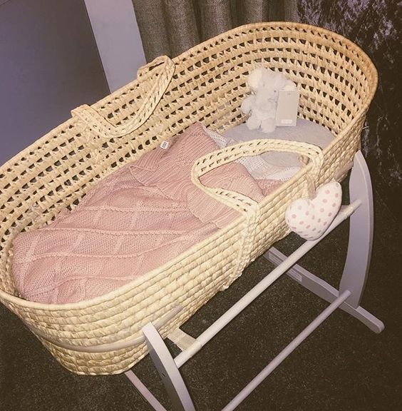 design dua bassinet stand